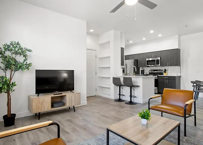Apartment Cozysuites By The Stadium With Pool 12