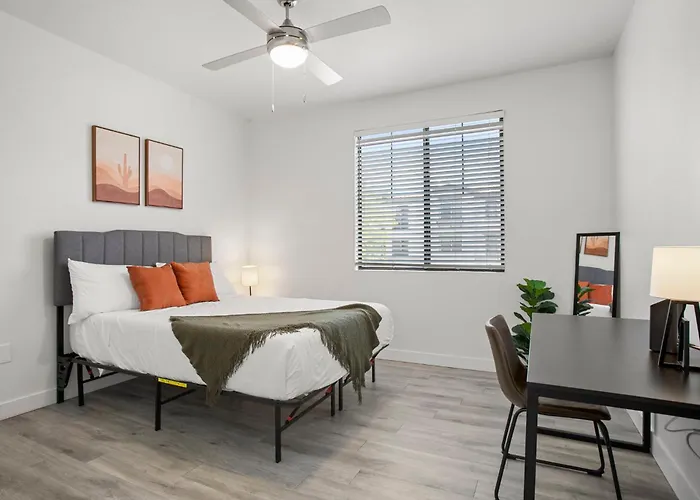 Cozysuites By The Stadium With Pool 12 * Glendale