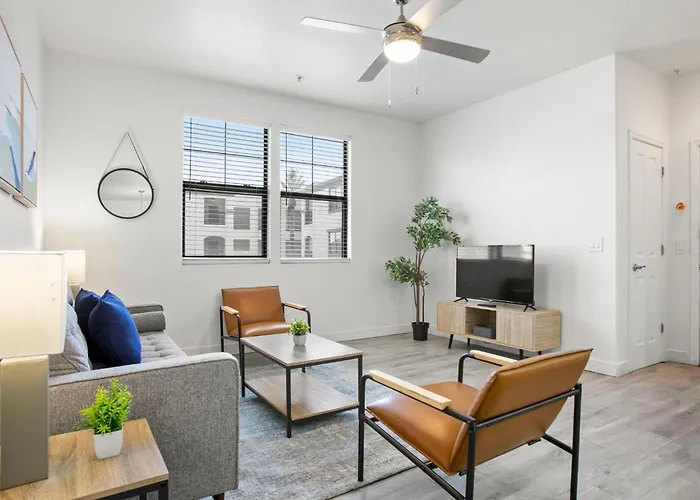 Cozysuites By The Stadium With Pool 12 Apartment *