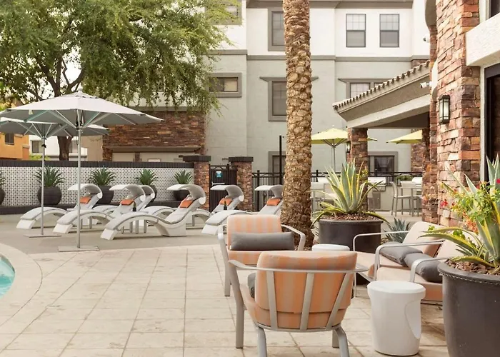 Cozysuites By The Stadium With Pool 12 Apartment